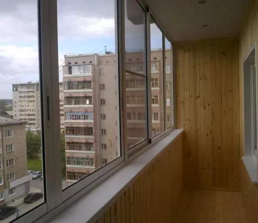 Остекление балкона холодными раздвижными окнами из алюминиевого профиля в Москве