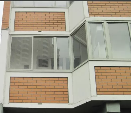 Холодное алюминиевое остекление на сложный балкон в Москве