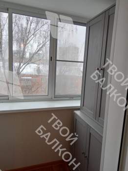 Отделка балкона с холодным остеклением Provedal и выносом остекления