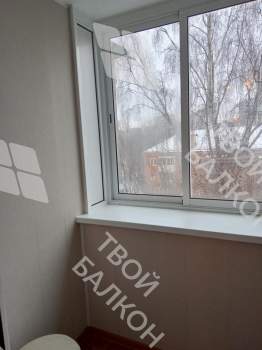 Отделка балкона с холодным остеклением Provedal и выносом остекления