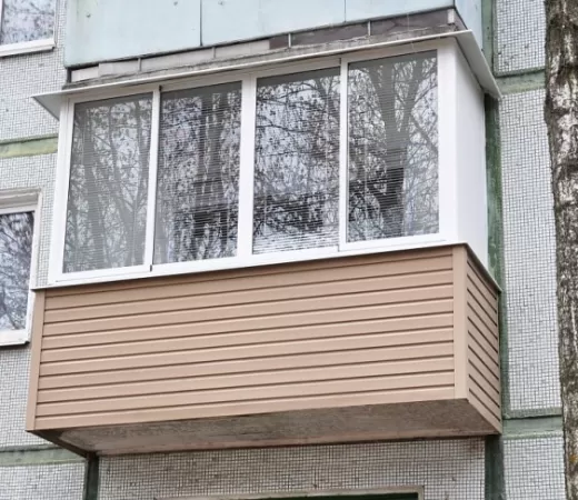 Отделка балкона ПВХ вагонкой в Москве