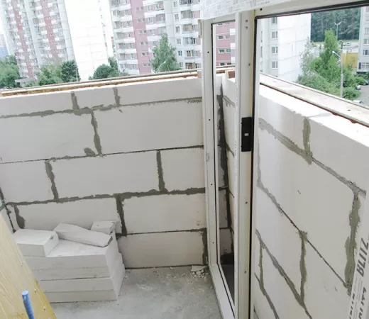 Кладка пеноблоков на балконе 5 кв. м. в Москве