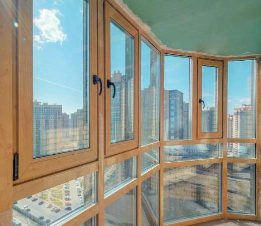 Панорамное остекление балкона с ламинированием в Москве