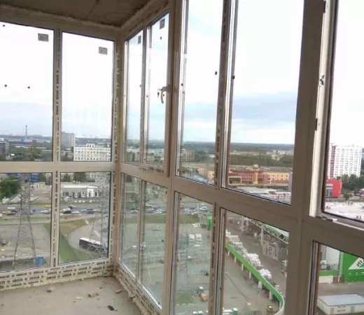 Остекление лоджии панорамными окнами REHAU в Москве
