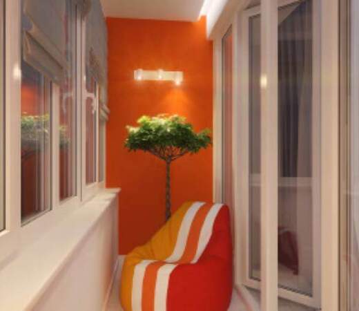 Теплое остекление балкона с окраской в оранжевый в Москве
