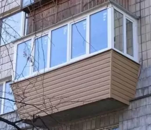 Остекление балкона с выносом подоконника по парапету в Москве