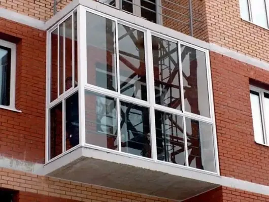 Балкон П-образный